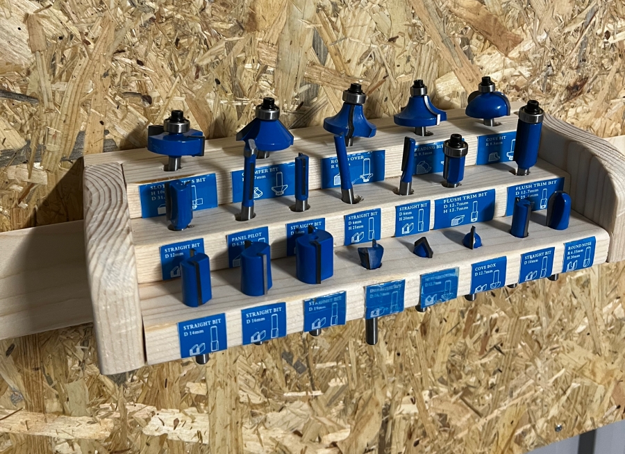 電動トリマービットをフレンリクリートで収納した画像