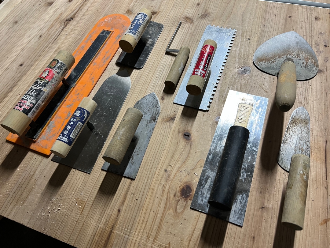 【左官鏝の選び方と使い方】外構DIYでよく使う種類とは? - Toyonoshin Blog