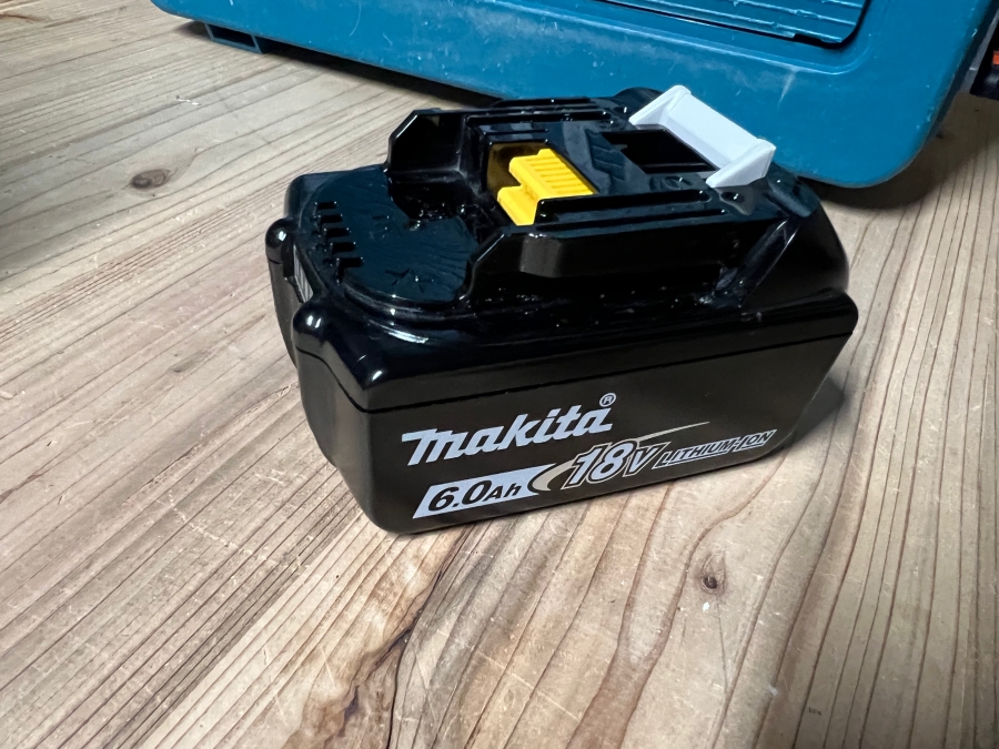 マキタの18Vリチウムイオンバッテリーの画像