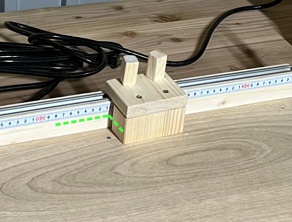 マイターソーステーションに使うフェンスガイドの画像