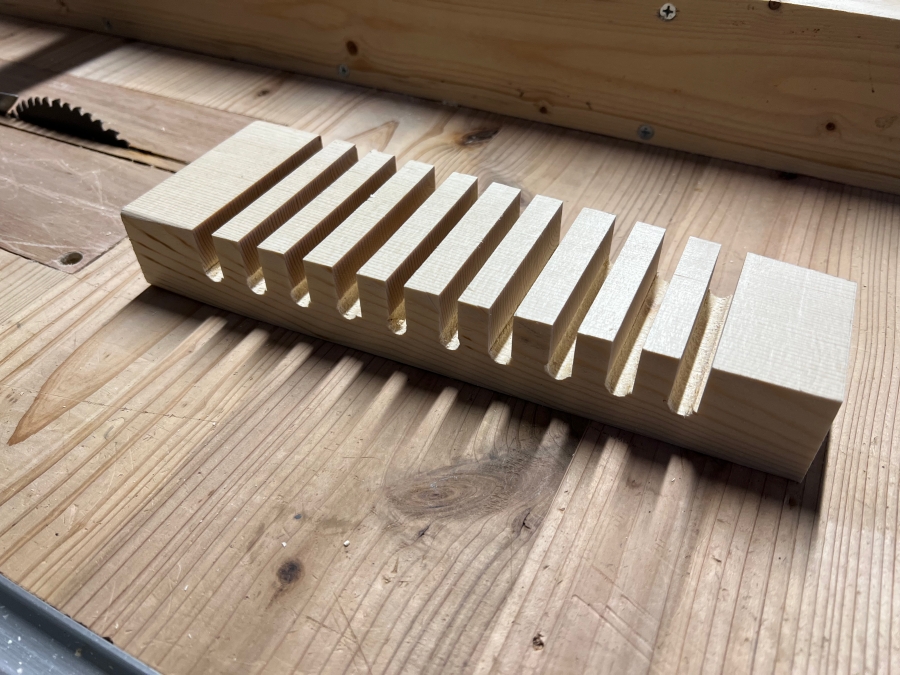 テーブルソーで作ったレンチ収納用のフレンチクリート