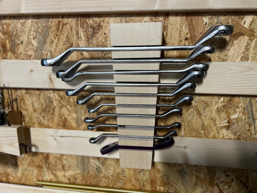 フレンチクリートで収納したレンチ