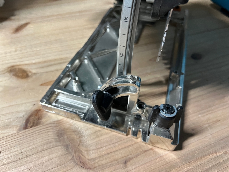 丸ノコのベースの画像