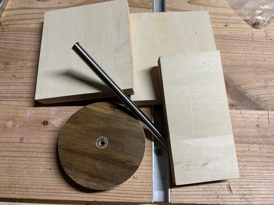 ドライバービットを収納するために使用した材料の画像