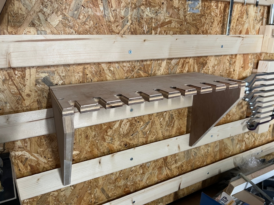 クランプを収納するためのフレンチクリート