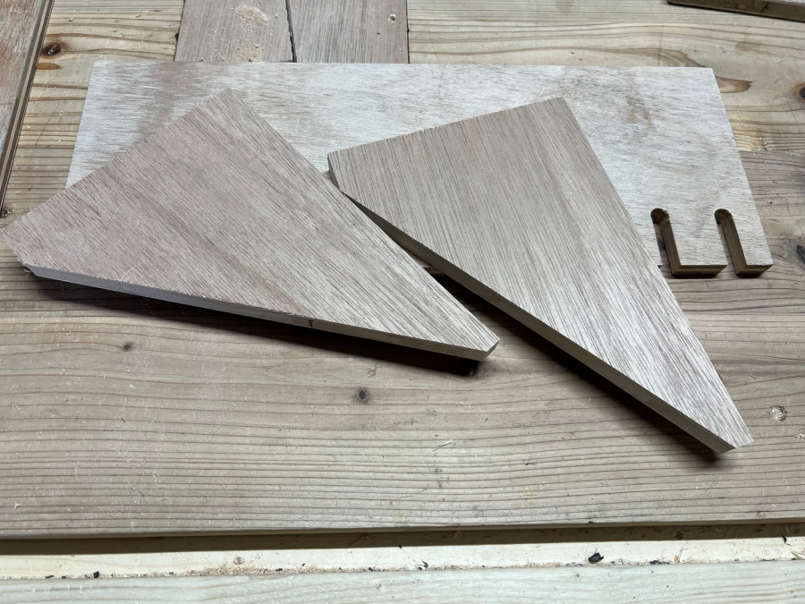 クランプ収納に使う木材の画像