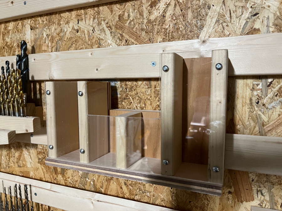 アクリルと木材で作成したフレンチクリート用の小物入れ