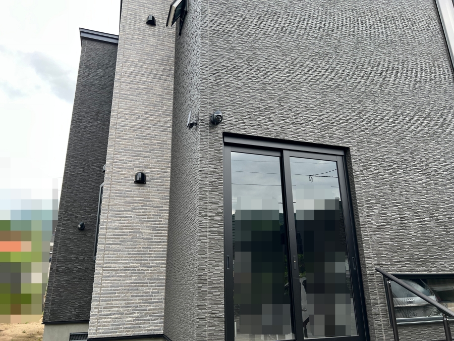 玄関付近に設置したソーラー防犯カメラの画像