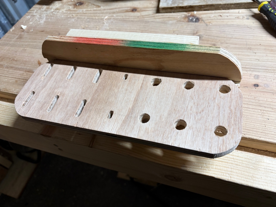 棒やすり・ドライバーを収納するためのホルダー